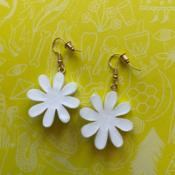 Y2K Daisy earrings 🌼 - Picture 4 of 4